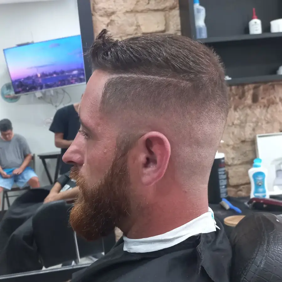 Corte na Barbearia TOP