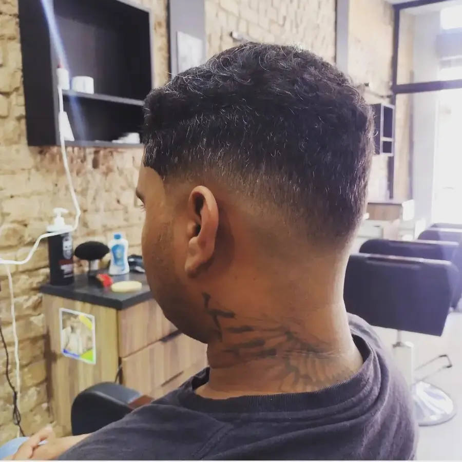 Corte na Barbearia TOP
