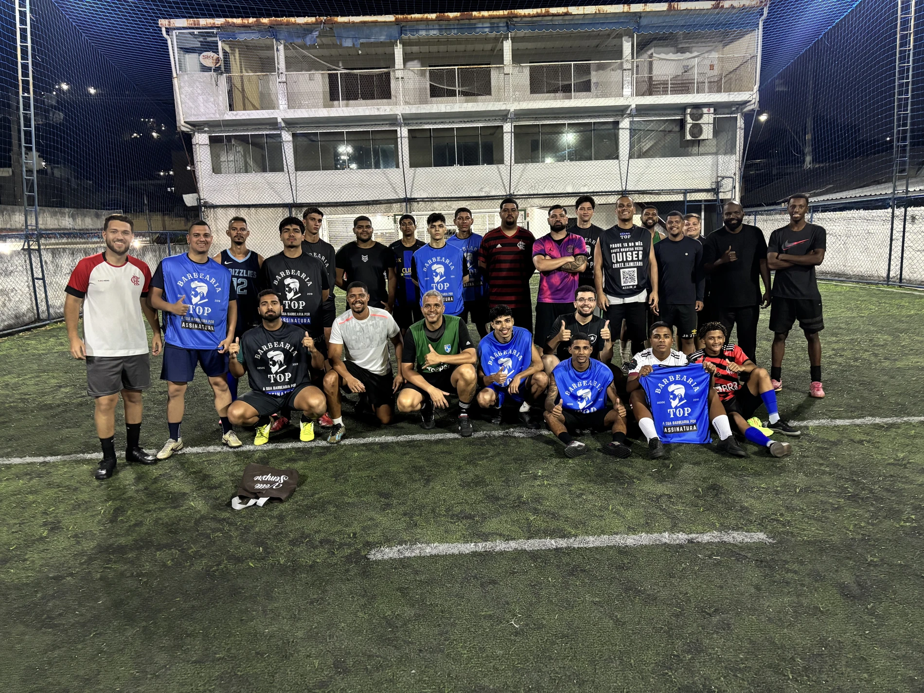 Grande grupo de assinantes da Barbearia TOP no futebol